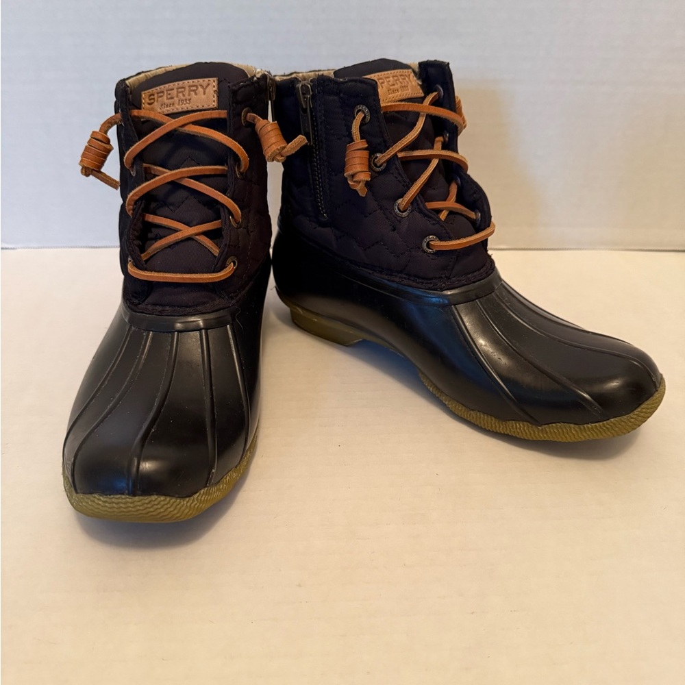 Sperry Women's Saltwater Quilted Nylon Duck Boots Black Size 7.5